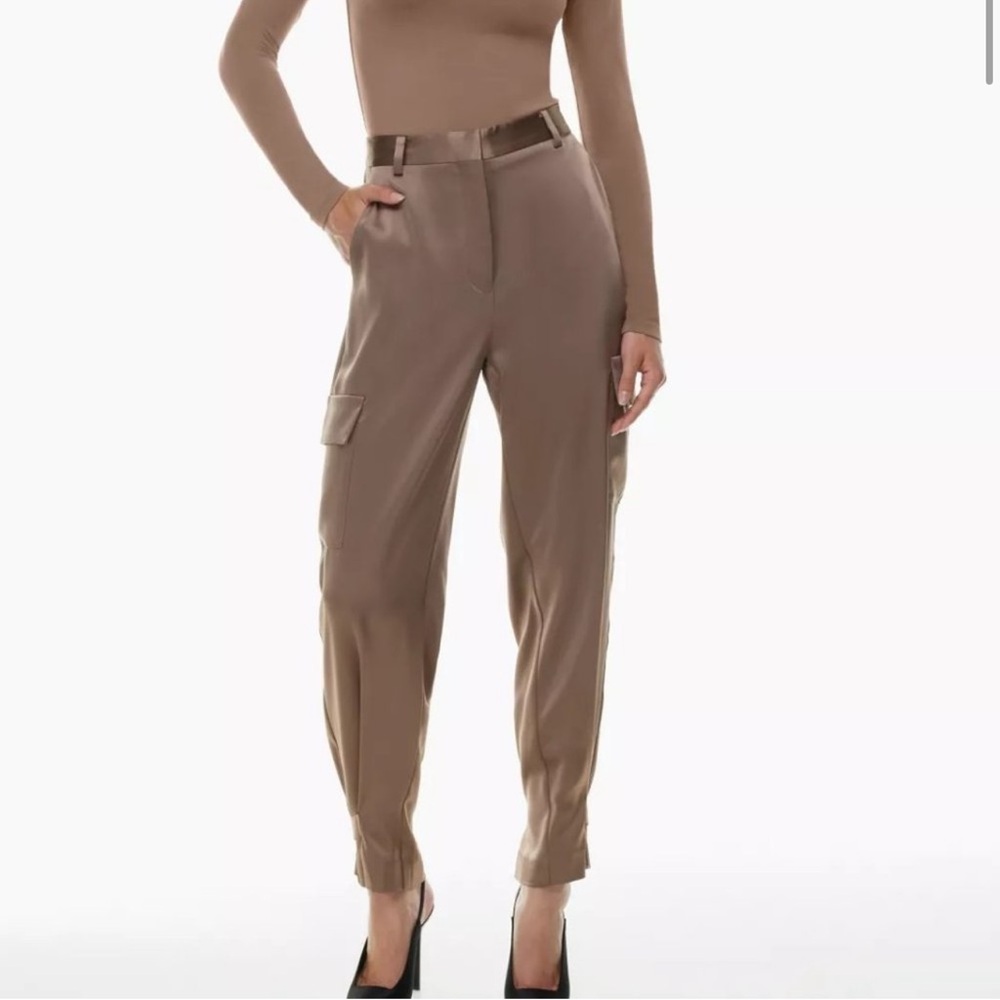 Babaton Aritzia Refined Cargo Japanese Satin Pants size 4 Grey Taupe 81775